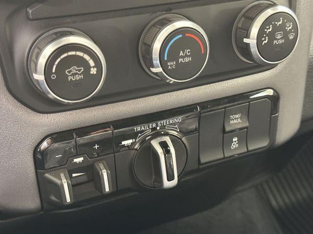 2022 RAM 1500 Big Horn Quad Cab 4x2 6'4" Box