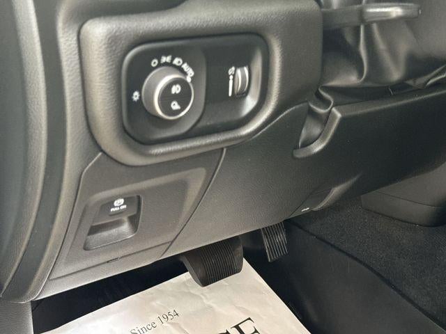 2022 RAM 1500 Big Horn Quad Cab 4x2 6'4" Box