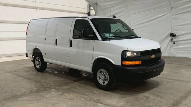 2025 Chevrolet Express Cargo WT