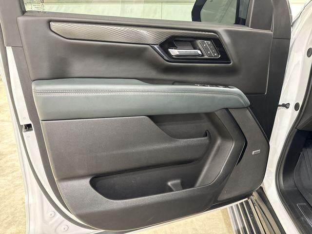 2025 GMC Yukon AT4 - Photo 23