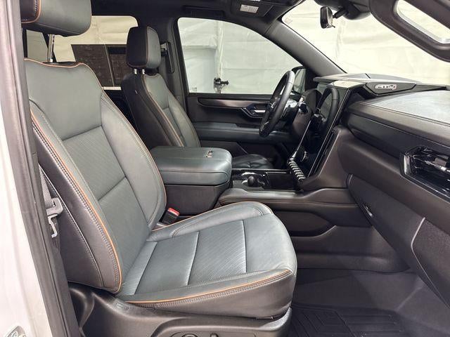 2025 GMC Yukon AT4 - Photo 29