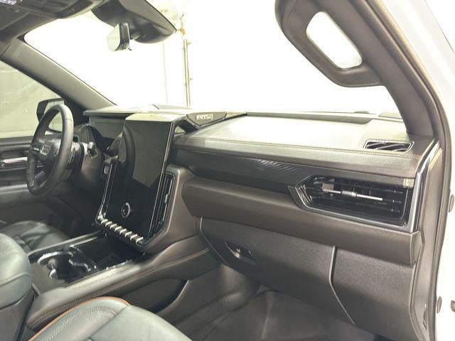 2025 GMC Yukon AT4 - Photo 30