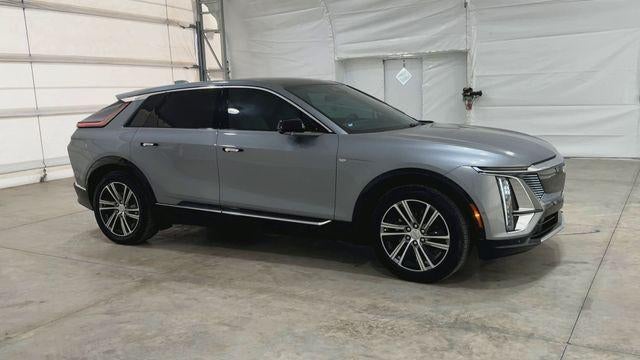 2024 Cadillac LYRIQ Luxury 2